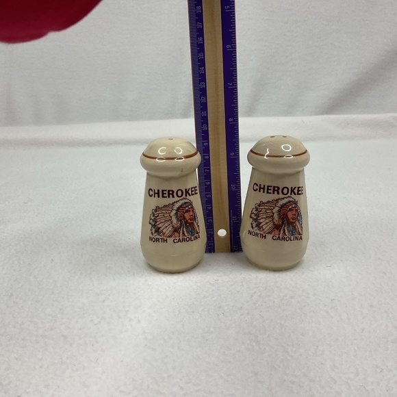 Vintage Cherokee Indian Salt & Pepper - Picture 5 of 6